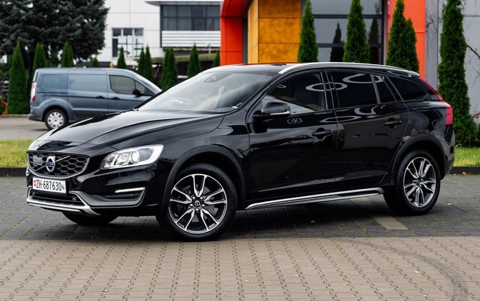 Volvo V60 Cross Country cena 87500 przebieg: 155000, rok produkcji 2015 z Suchedniów małe 781